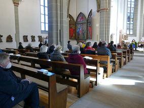 Heilige Messe mit karnevalistischem Ambiente (Foto: Karl-Franz Thiede)